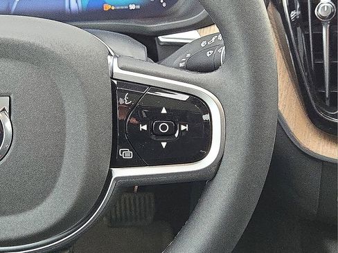 New 2026 Volvo XC60 B5 Core w/ Protection Package Premier image 20