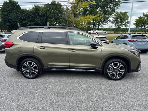Used 2025 Subaru Ascent Limited AWD/4WD image 32