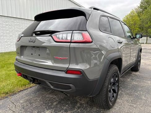 Used 2022 Jeep Cherokee Trailhawk w/ Trailhawk Elite Value Package AWD/4WD image 16