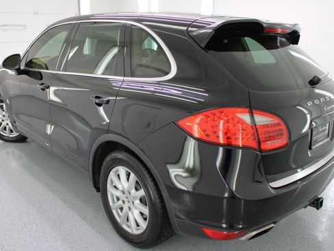 Used 2012 Porsche Cayenne image 31