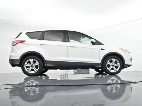 Used 2016 Ford Escape SE AWD/4WD image 38