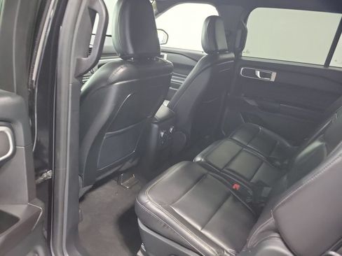Used 2020 Ford Explorer XLT w/ Equipment Group 202A RWD image 30