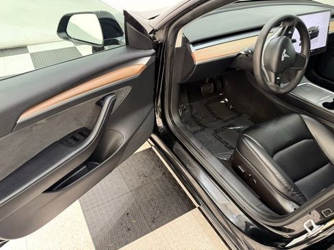 Used 2022 Tesla Model 3 image 28