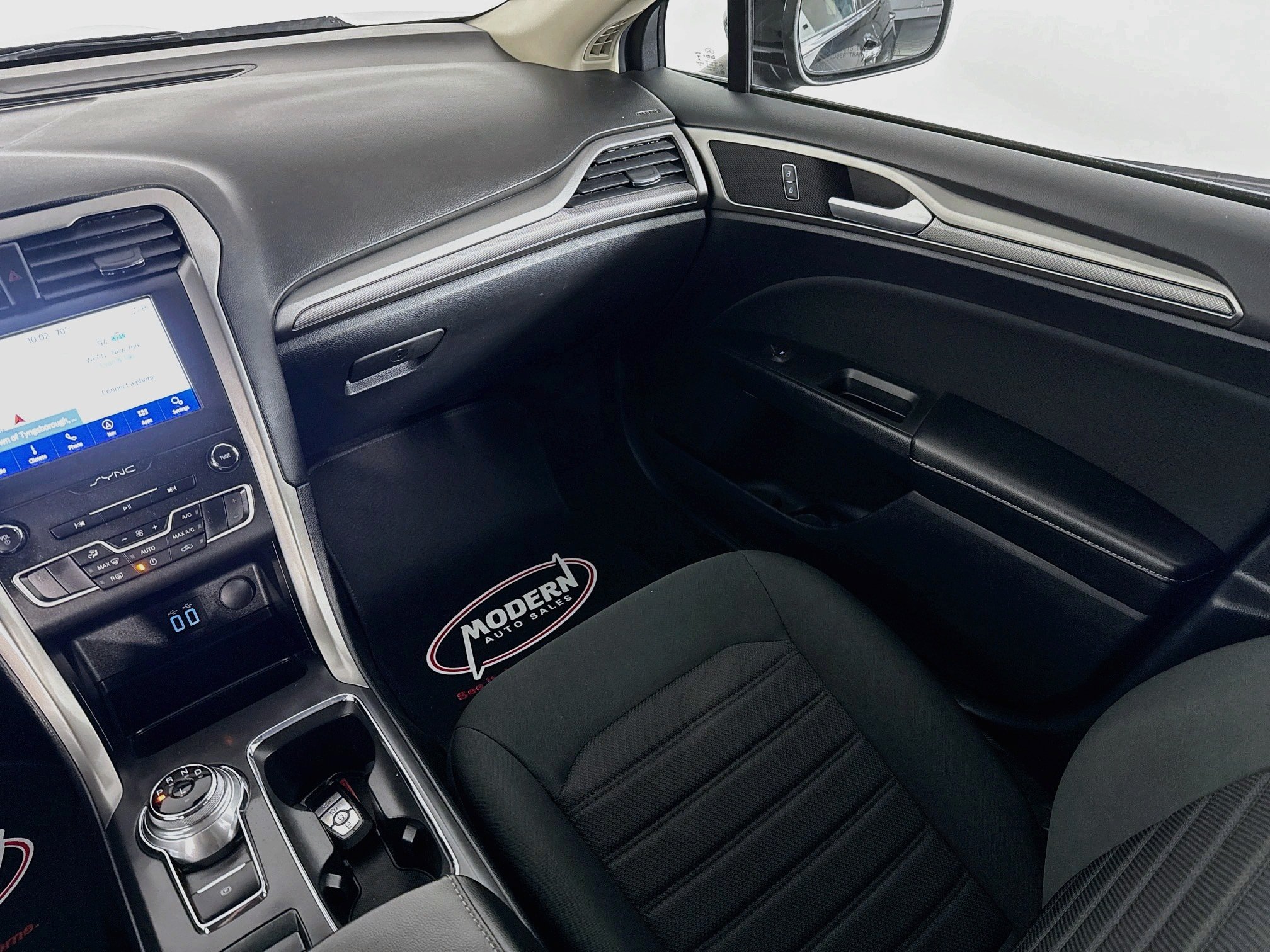 Used 2020 Ford Fusion SE FWD image 31