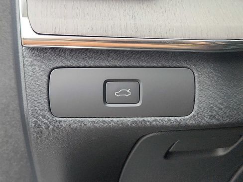 Used 2026 Volvo XC90 B6 Ultra w/ Protection Package Premier AWD/4WD image 22