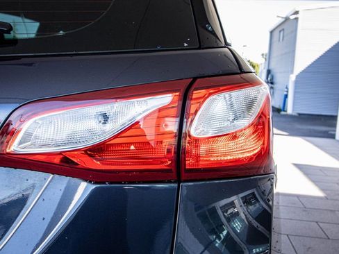 Used 2019 Chevrolet Equinox LS image 17