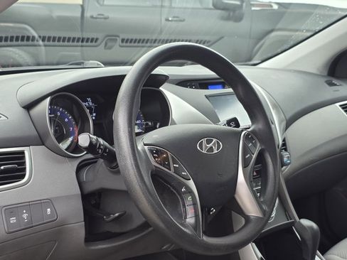 Used 2013 Hyundai Elantra GLS w/ Preferred Pkg FWD image 10
