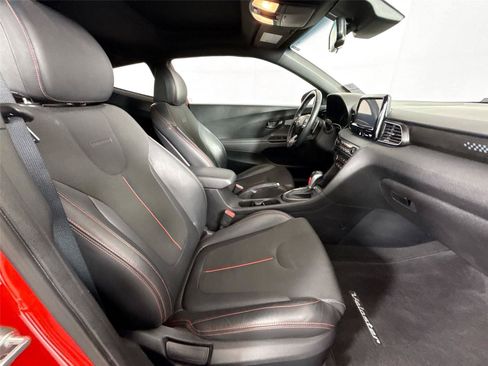 Used 2020 Hyundai Veloster 2.0 Premium FWD image 37