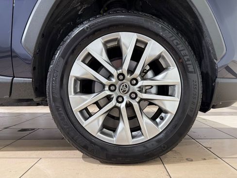 Certified 2025 Toyota RAV4 XLE Premium image 9