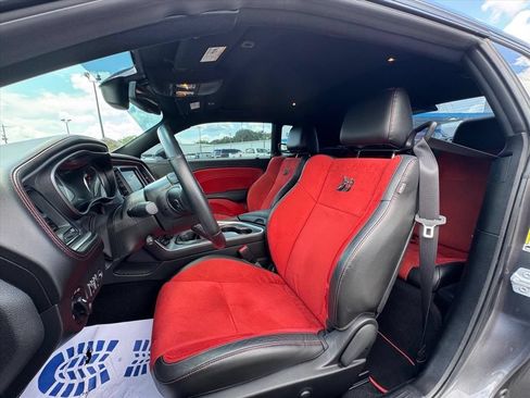 Used 2022 Dodge Challenger R/T Scat Pack w/ Plus Package RWD image 15