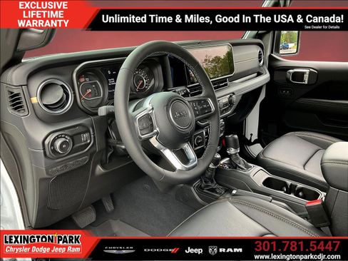 New 2026 Jeep Wrangler Unlimited Sahara AWD/4WD image 6