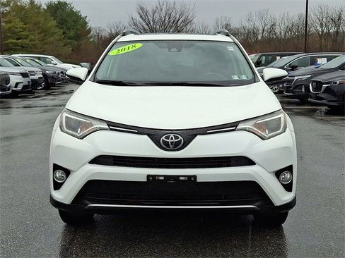 Used 2018 Toyota RAV4 XLE image 2