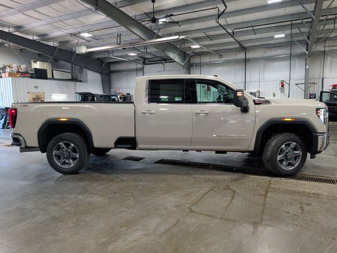 Used 2026 GMC Sierra 3500 SLE w/ SLE Value Package AWD/4WD image 2