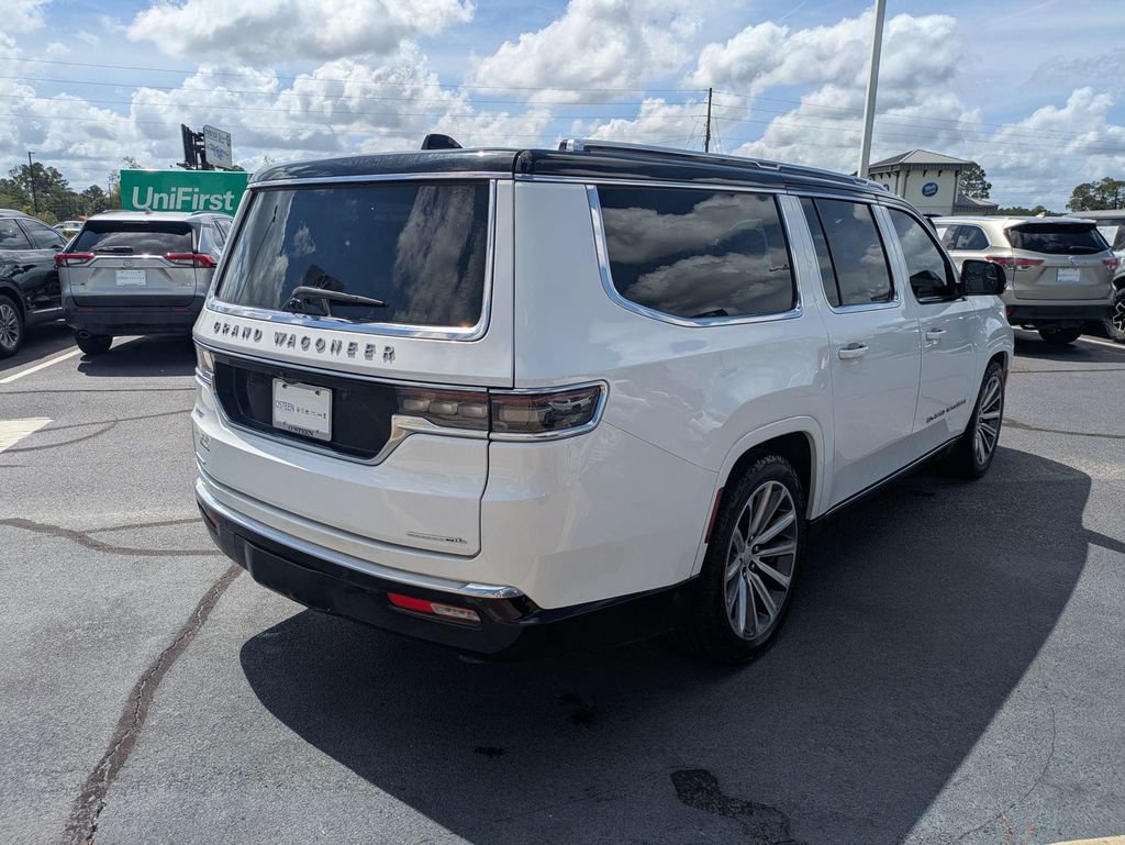 Used 2023 Jeep Grand Wagoneer L Series II AWD/4WD image 5