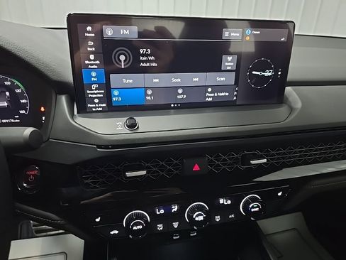 Used 2024 Honda Accord Sport image 25