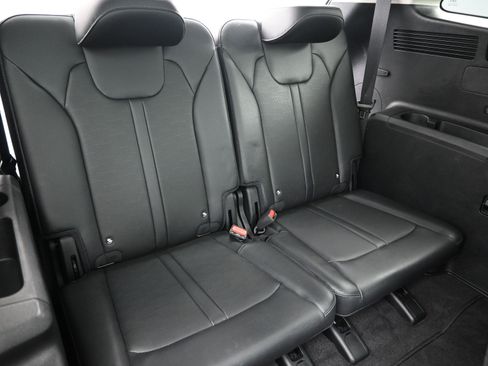 Used 2024 Kia Sorento EX w/ Panoramic Sunroof Package image 25