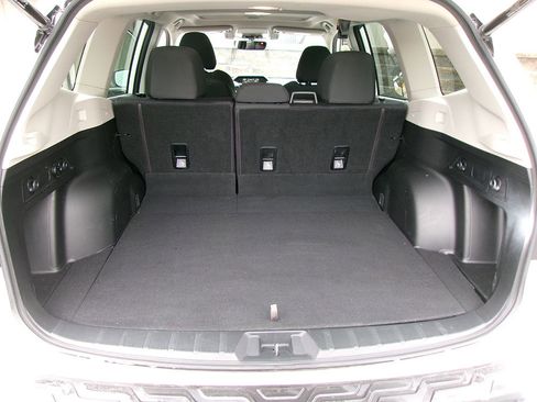 Used 2021 Subaru Forester Premium image 12