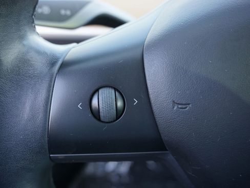 Used 2018 Tesla Model 3 Long Range image 23