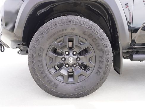 Used 2023 Toyota Tacoma TRD Off-Road image 20