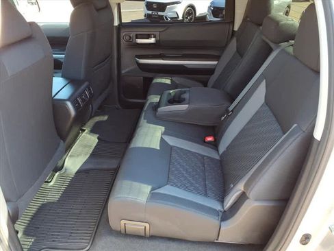 Used 2014 Toyota Tundra SR5 w/ SR5 Upgrade Package image 10