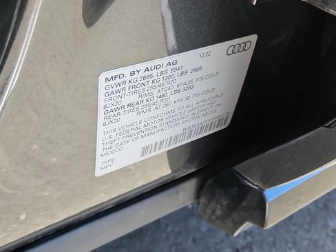 Used 2023 Audi Q5 e Premium Plus w/ Premium Plus Package image 25