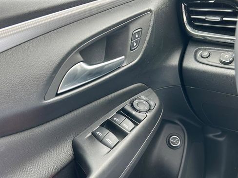 Used 2025 Buick Envista Avenir image 18