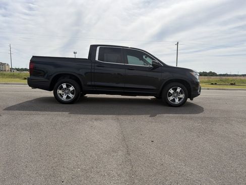 Certified 2025 Honda Ridgeline RTL image 11