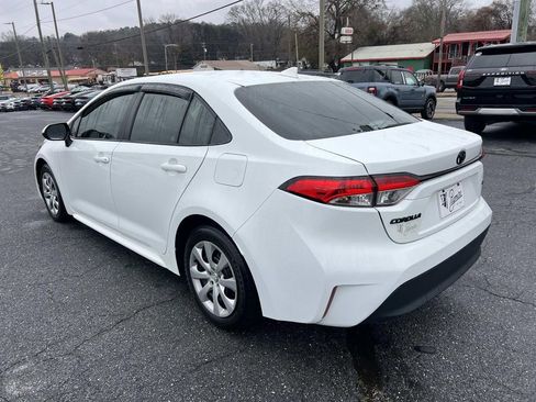 Used 2023 Toyota Corolla LE image 5