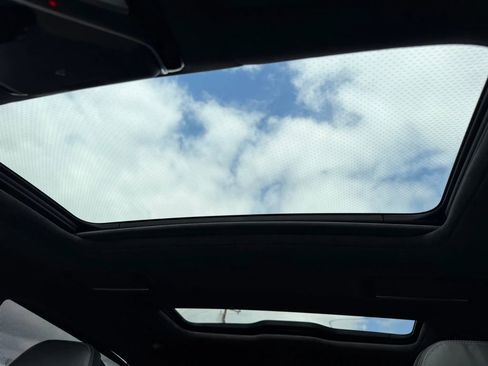 Used 2021 BMW 750i xDrive w/ Executive Package image 35