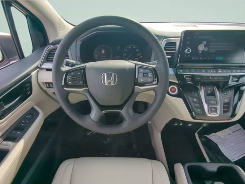 New 2026 Honda Odyssey Touring image 11