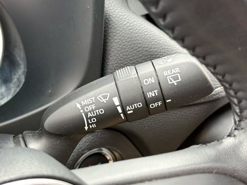 Used 2022 Toyota RAV4 Limited AWD/4WD image 32