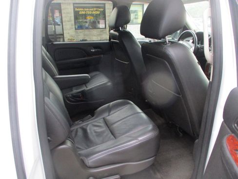 Used 2013 Chevrolet Suburban LT AWD/4WD image 10