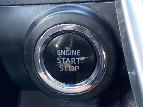 Used 2017 Toyota Camry SE w/ Moonroof Package FWD image 21