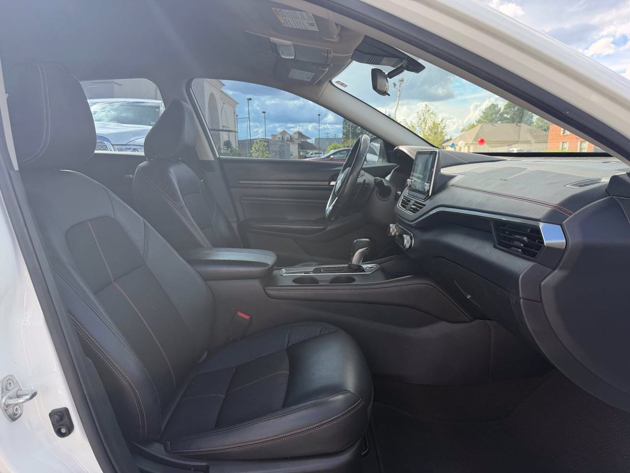 Used 2022 Nissan Altima 2.5 SR AWD/4WD image 7