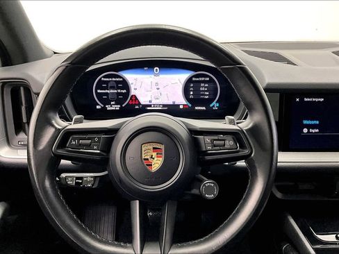 Used 2024 Porsche Cayenne image 5