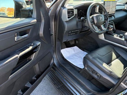 Used 2023 Toyota Sequoia Limited image 19