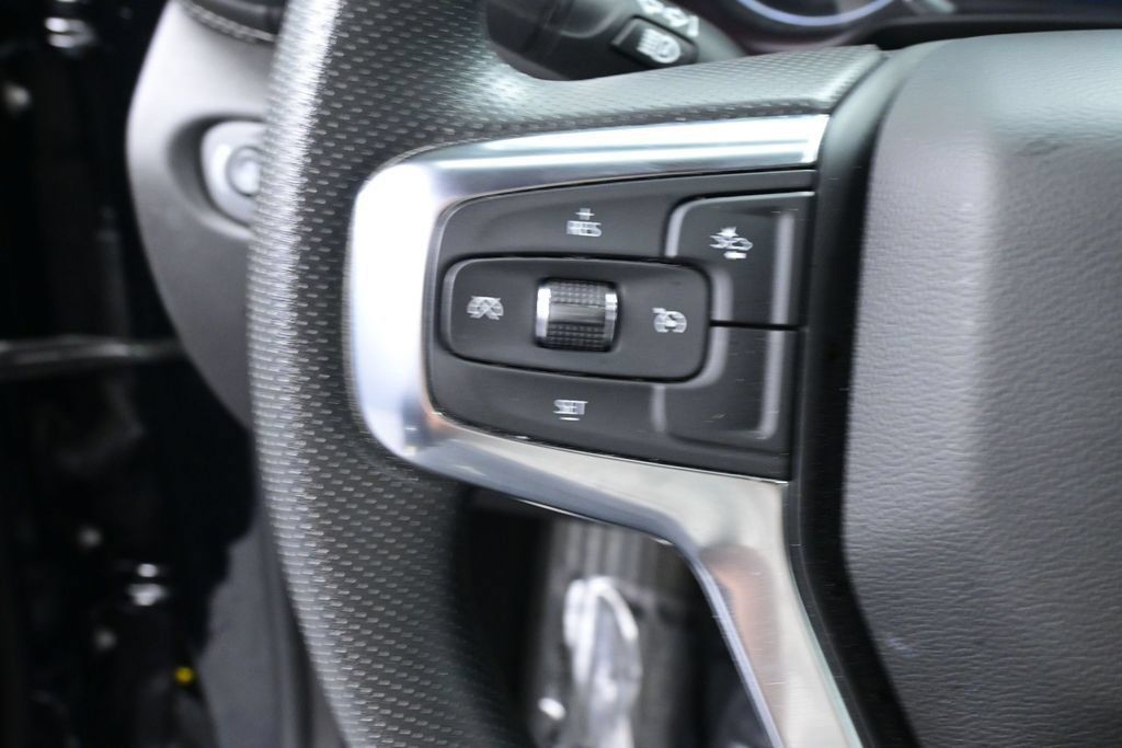 Used 2025 Chevrolet Blazer LT FWD image 35