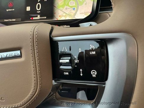 Used 2025 Land Rover Range Rover Long Wheelbase Autobiography image 21