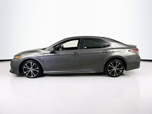 Used 2019 Toyota Camry SE FWD image 8