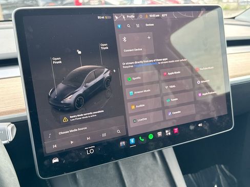 Used 2024 Tesla Model Y Performance AWD/4WD image 24