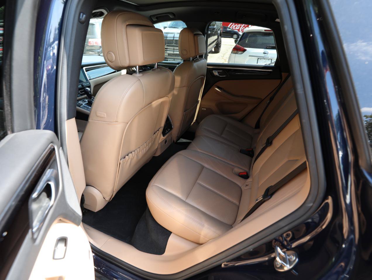 Used 2020 Porsche Macan AWD/4WD image 14