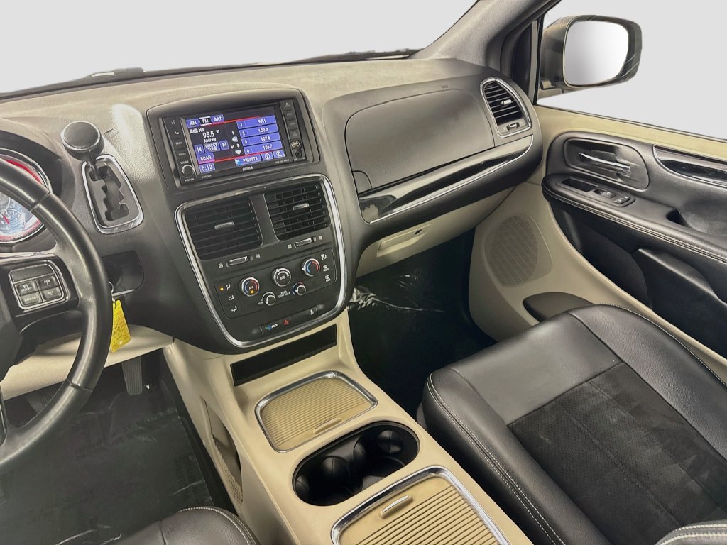 Used 2019 Dodge Grand Caravan SXT FWD image 25