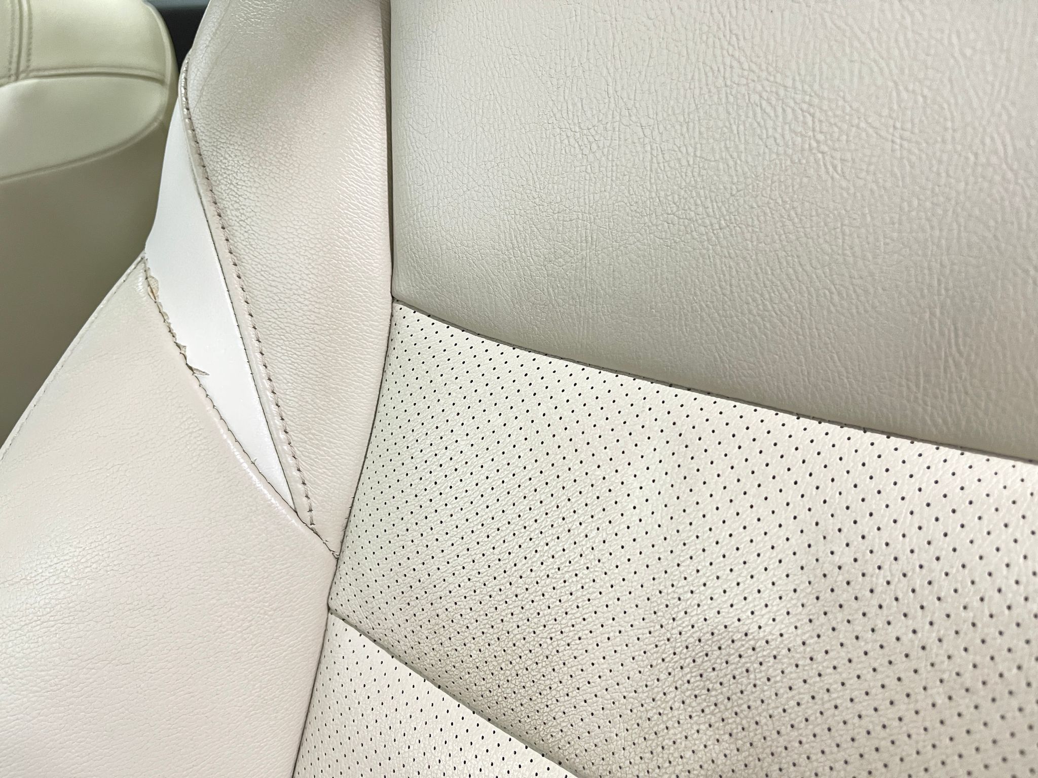 Used 2017 Nissan Murano Platinum w/ Platinum Technology Package FWD image 17