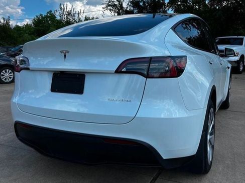 Used 2024 Tesla Model Y Long Range AWD/4WD image 7