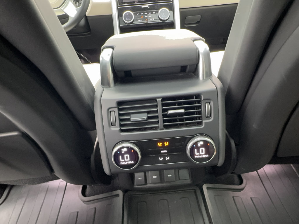 Used 2023 Land Rover Discovery HSE R-Dynamic AWD/4WD image 43