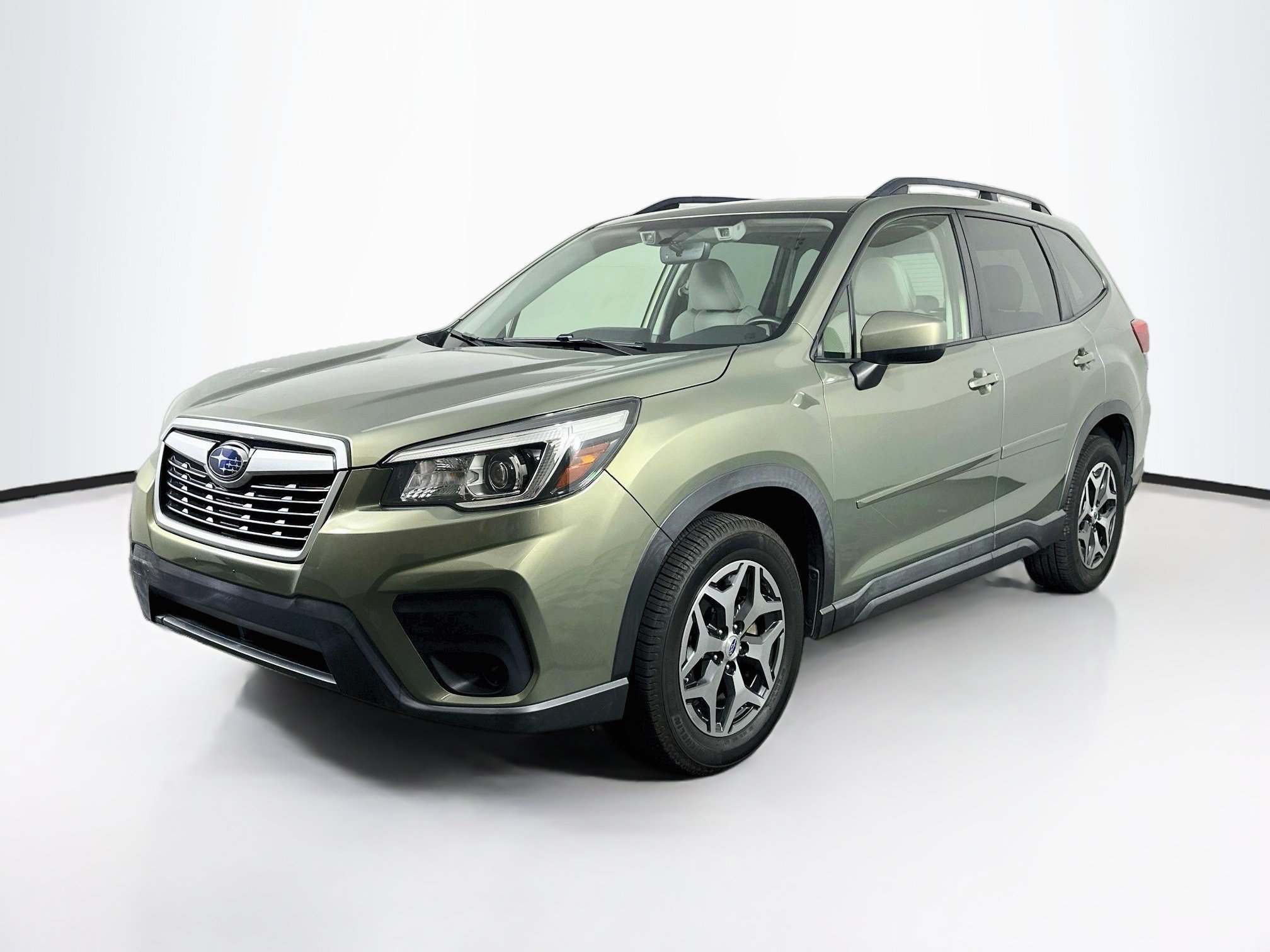 Used 2019 Subaru Forester Premium AWD/4WD image 3