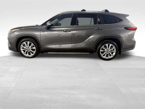 Used 2021 Toyota Highlander Limited image 5