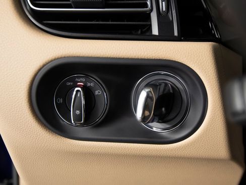 New 2026 Porsche Macan image 32