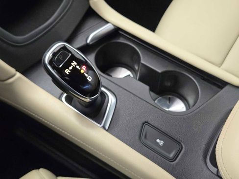 Used 2018 Cadillac XT5 Luxury w/ Driver Awareness Package image 21