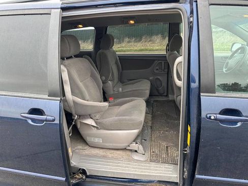 Used 2005 Toyota Sienna image 28